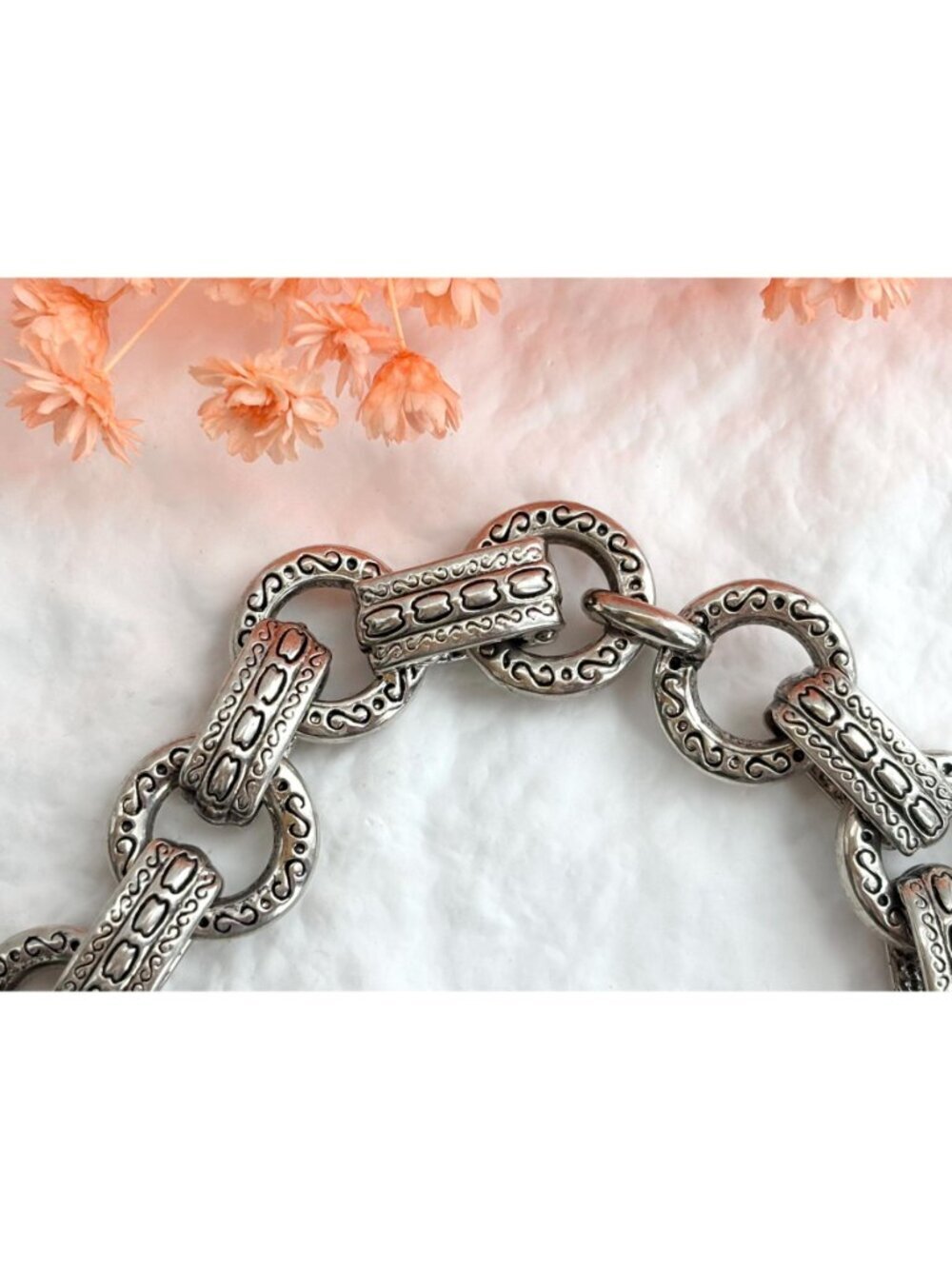 Chainlink Abstract Carved Hinged Magnet Vintage Silver Toned Bracelet - Picture 8 of 16